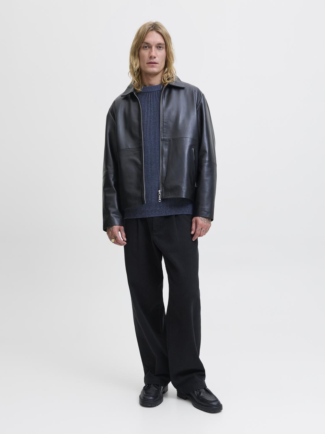 model_shot-front_full